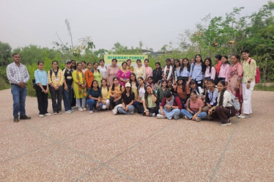 Students of B.Sc. Botany, Govt. P.G. College for Women, Rohtak visited SS Bagh and learned Miyawaki forest and kitchen gardening techniques.
